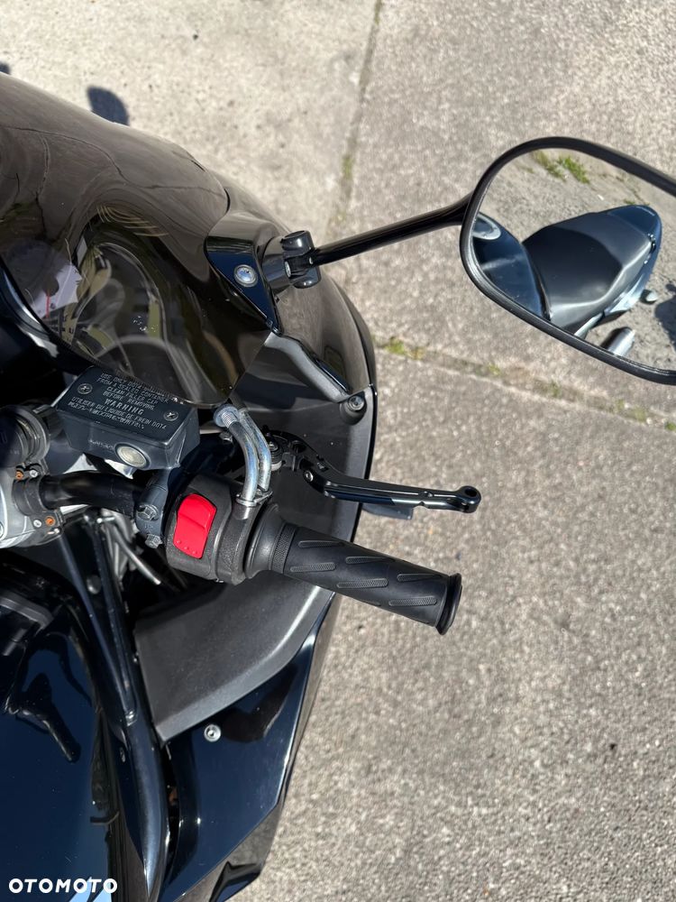 Suzuki GSX - 22