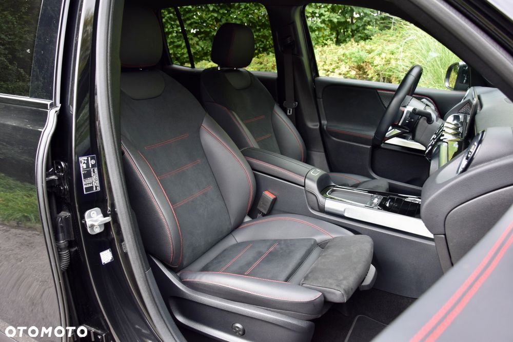 Mercedes-Benz GLB 200 d 4-Matic AMG Line 8G-DCT - 16