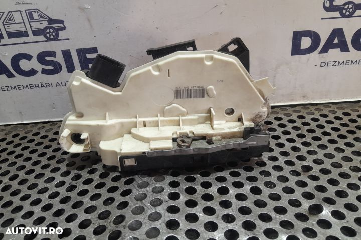 Broasca usa fata dreapta 5N2837016C 5N2837016C Volkswagen VW Tiguan 1 - 1