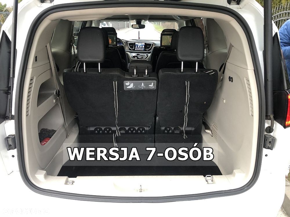 Chrysler Pacifica - 29