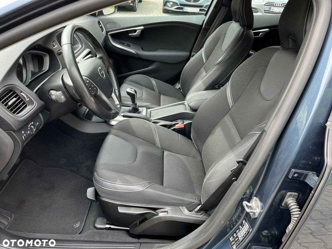 Volvo V40 D2 Momentum - 10