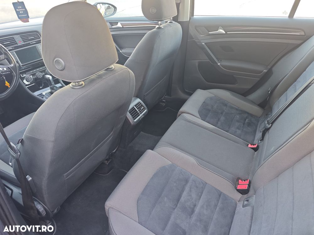 Volkswagen Golf - 8