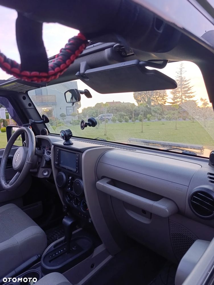 Jeep Wrangler - 26