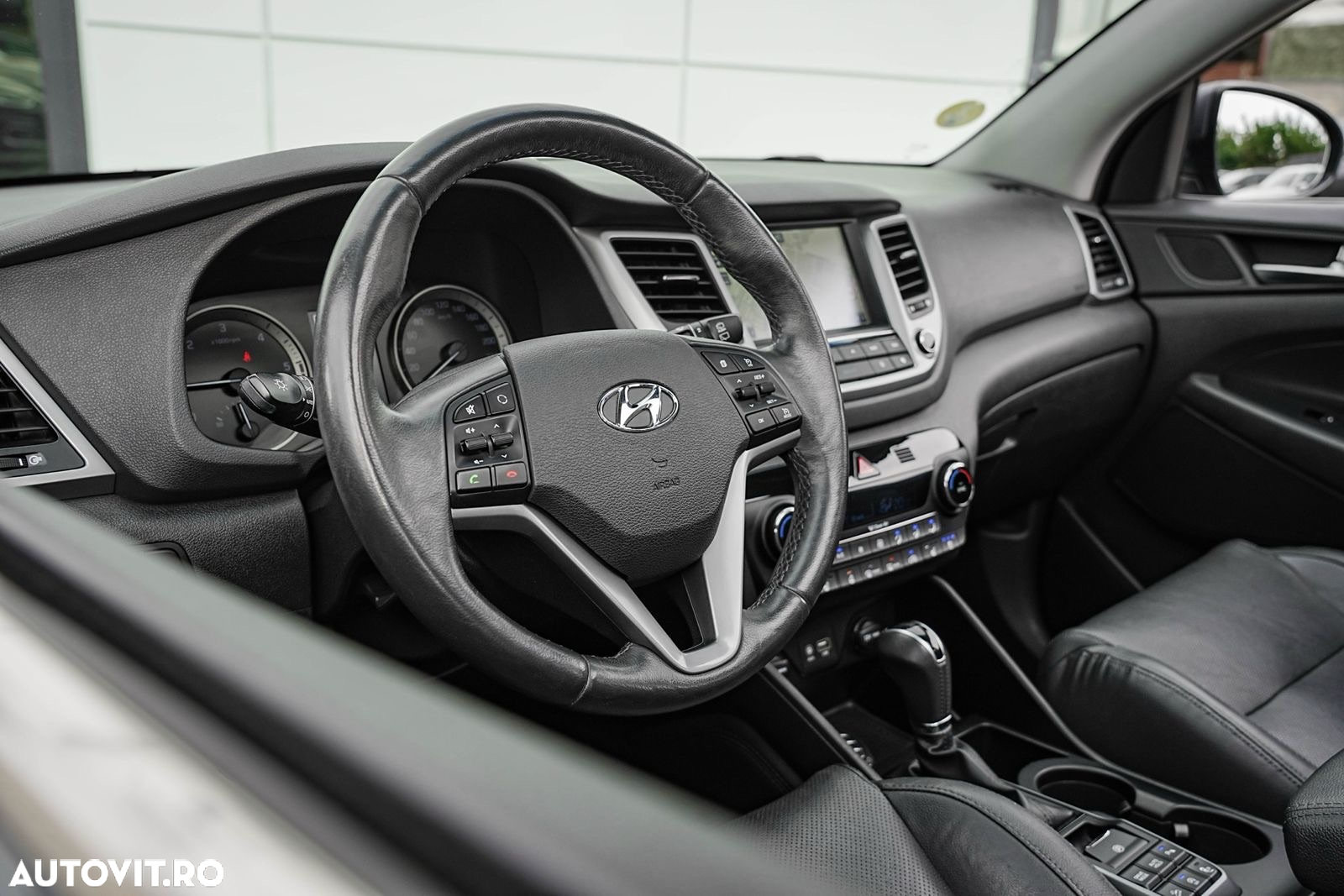 Hyundai Tucson blue 1.7 CRDi 2WD DCT Premium - 8