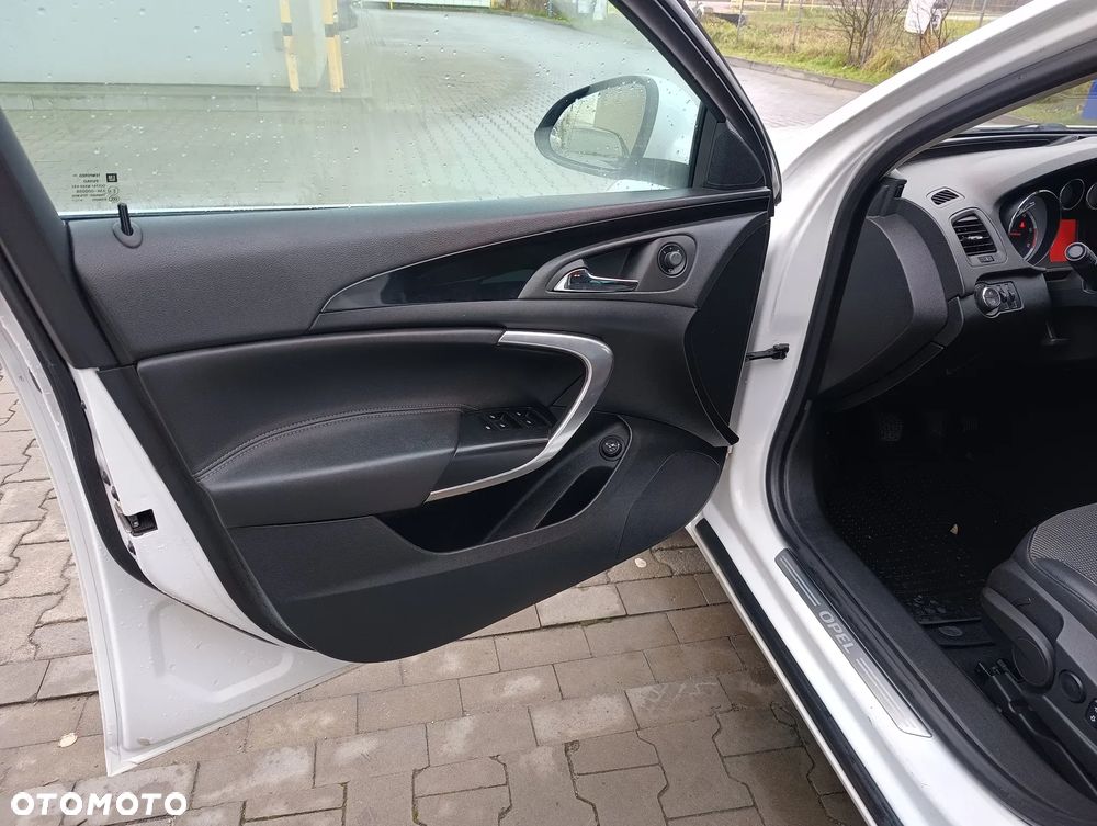 Opel Insignia - 16
