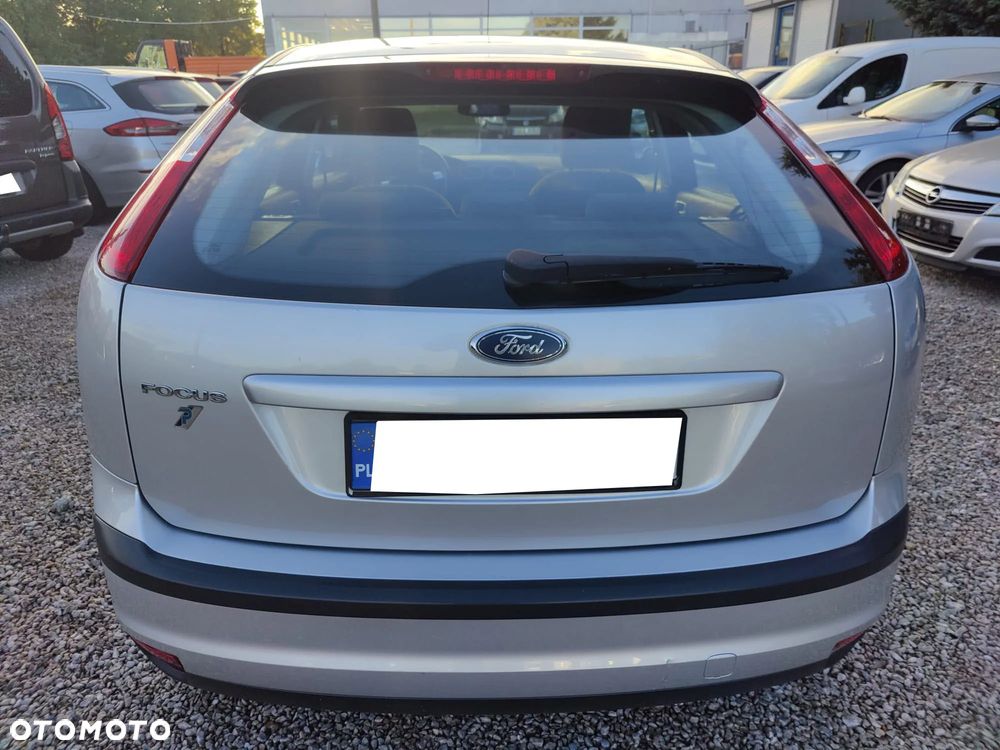 Ford Focus 1.6 Ghia - 19