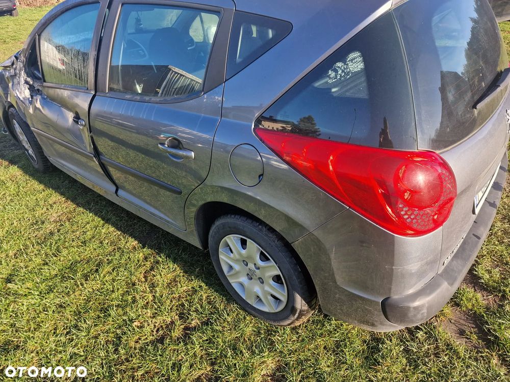 Peugeot 207 90 HDi FAP (Blue Lion) Filou - 6