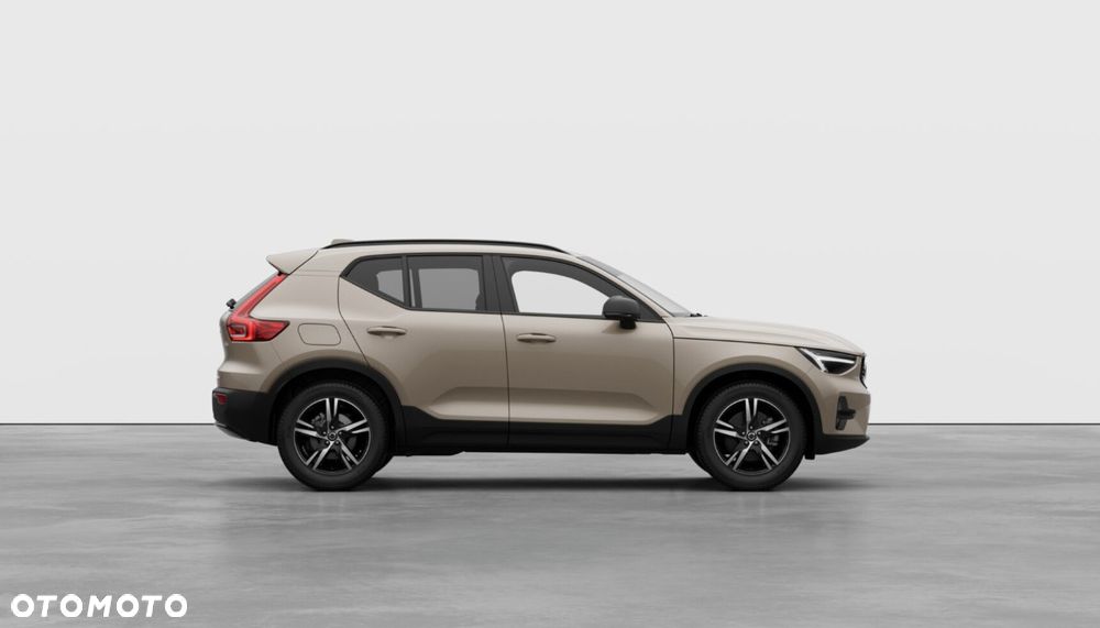 Volvo XC 40 B3 Plus Dark - 3