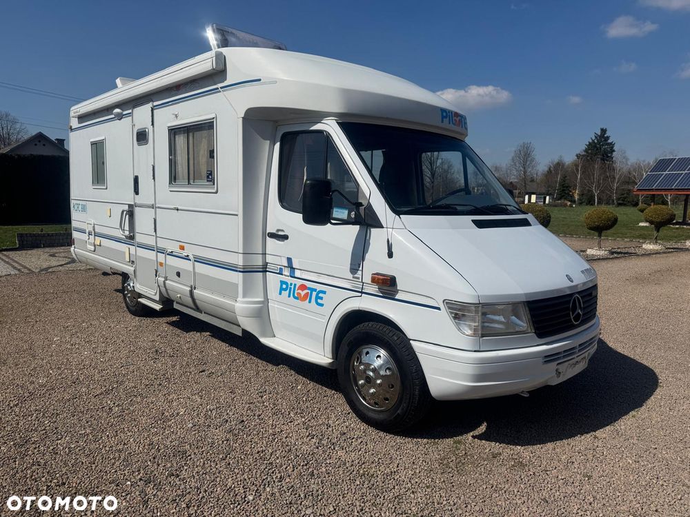 Mercedes-Benz Sprinter - 1