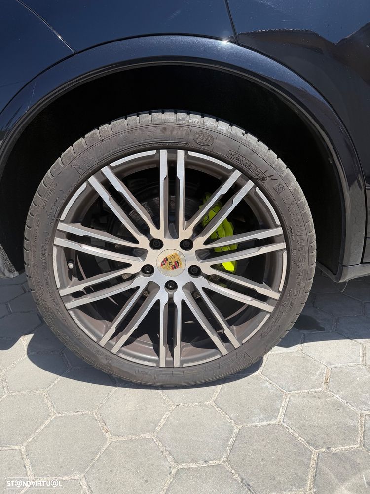 Porsche Cayenne Tiptronic S - 8