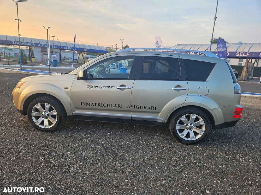 Mitsubishi Outlander 2.2 DI-D NAVI Instyle - 6