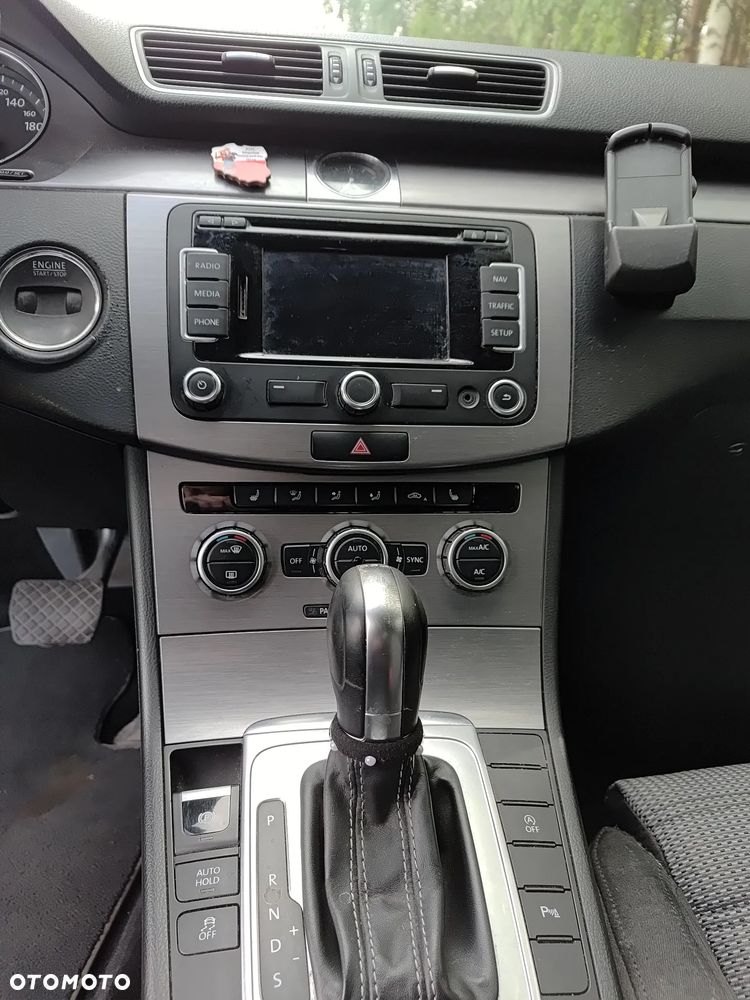 Volkswagen Passat 2.0 TDI Comfortline DSG - 13
