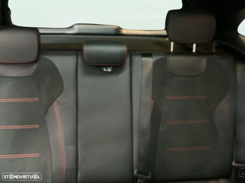 Mercedes-Benz GLA 250 - 14