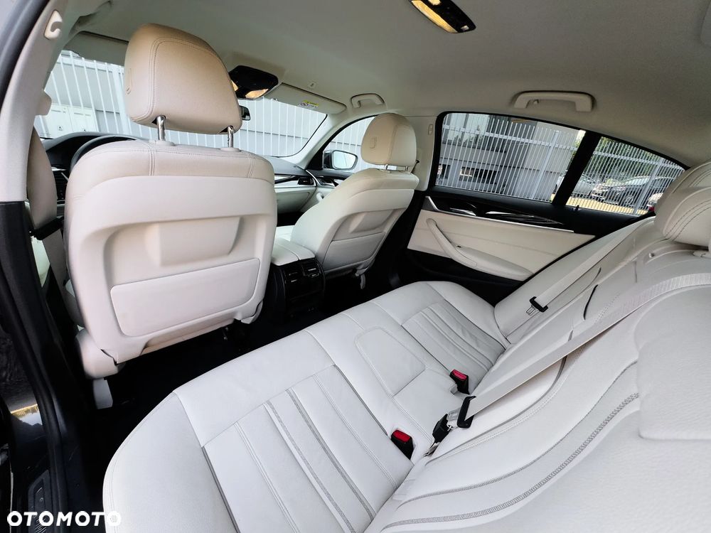 BMW Seria 5 518d Business Edition - 30