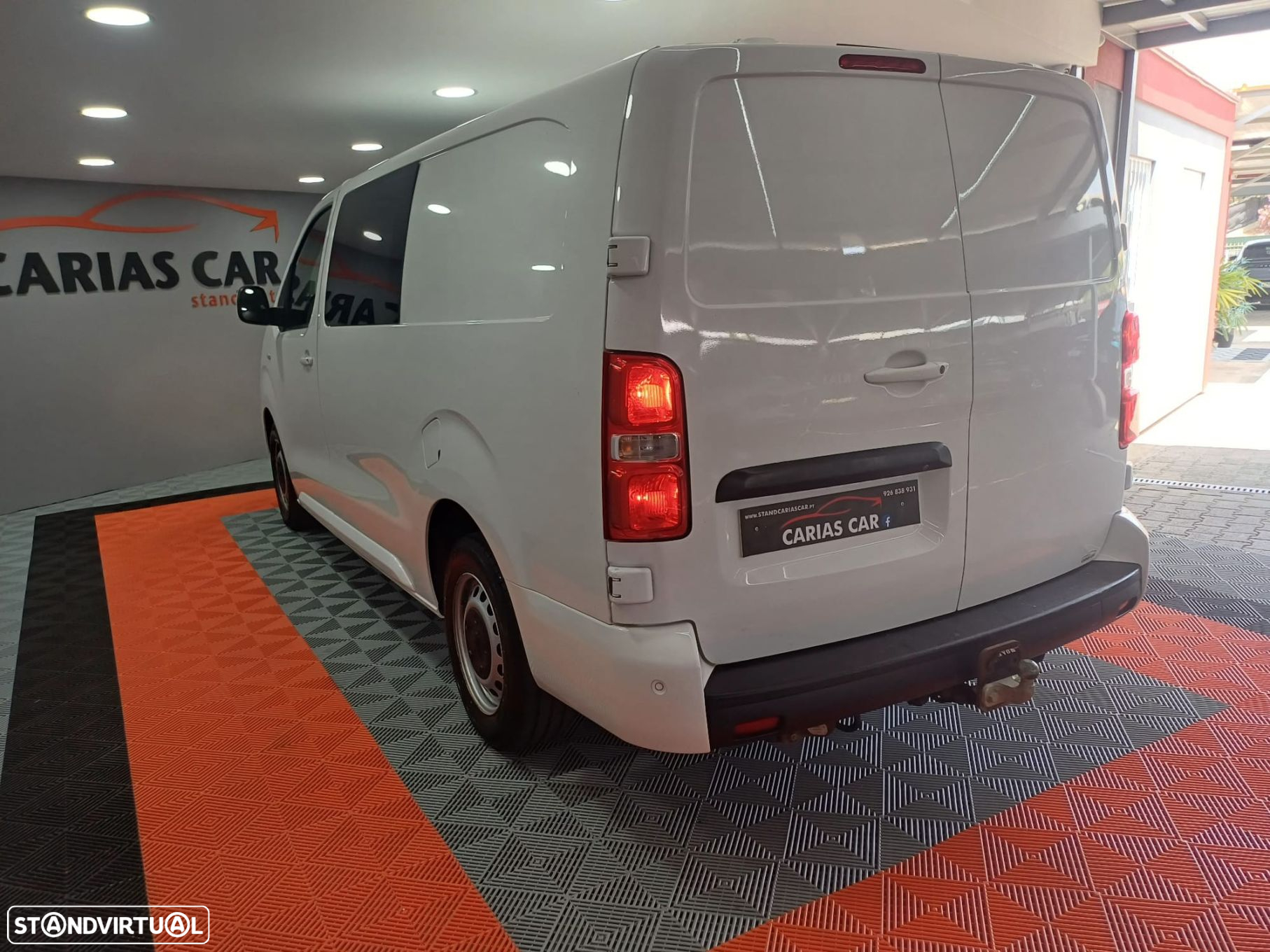 Peugeot Expert 2.0 BlueHDi Semi-Vidrado Standard EAT8 - 6
