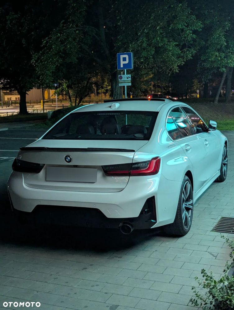 BMW Seria 3 330i - 3