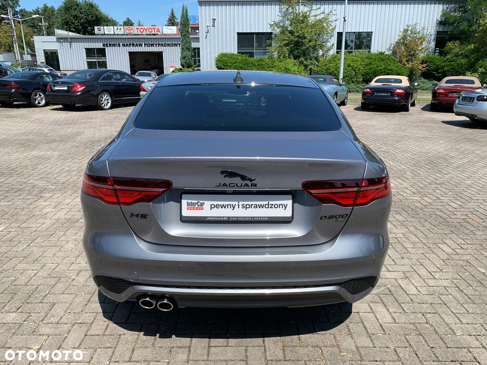 Jaguar XE 2.0 D200 mHEV AWD R-Dynamic SE - 8