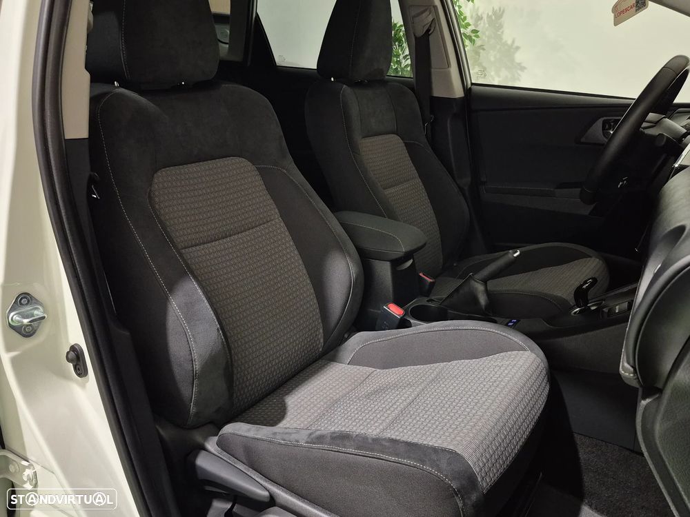 Toyota Auris 1.8 HSD Comfort +P.Techno+P.Sport - 40