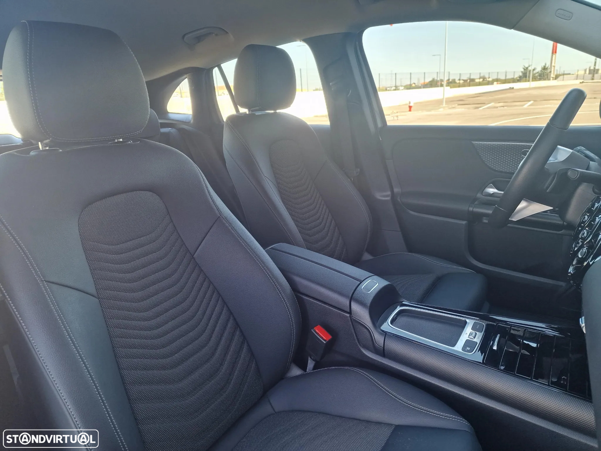 Mercedes-Benz GLA 180 d Style - 14