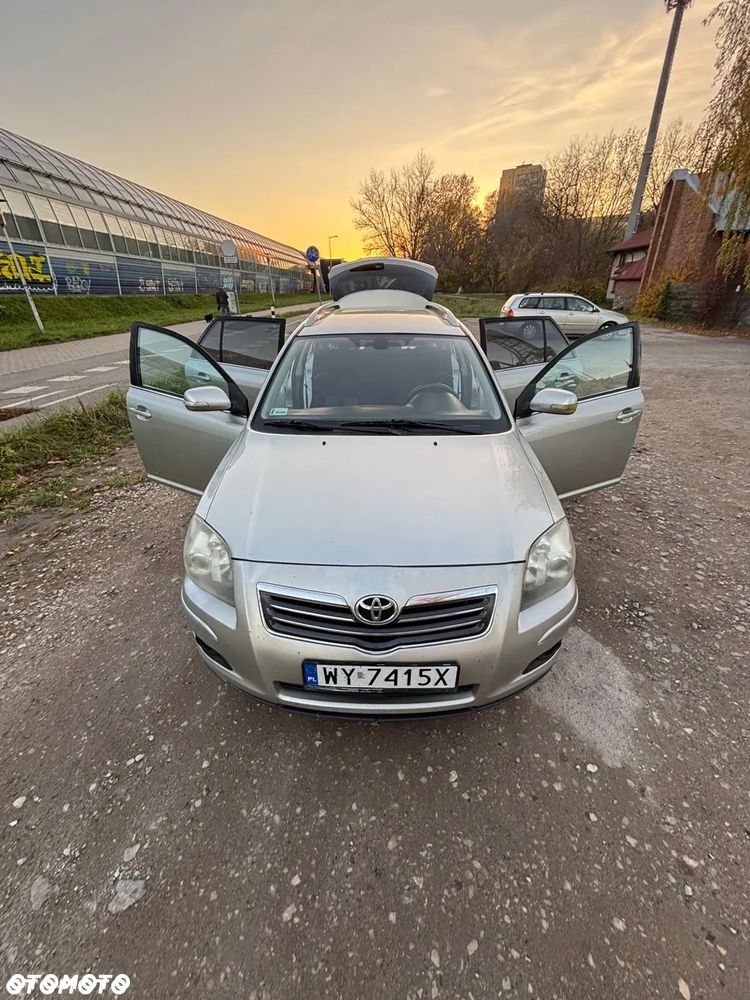 Toyota Avensis 2.2 D-4D Sol Plus 180 - 3