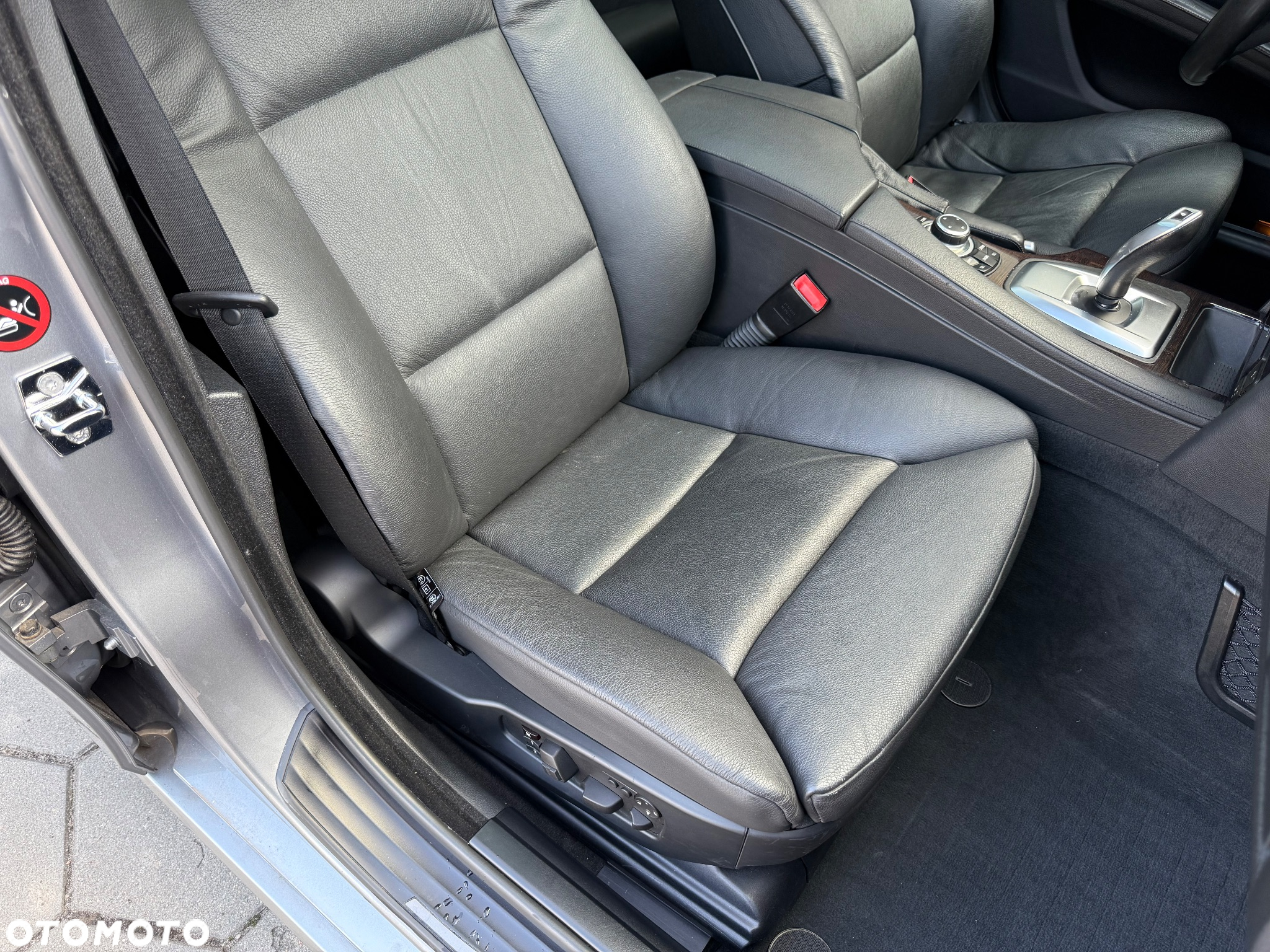 BMW Seria 5 530d xDrive Touring - 33