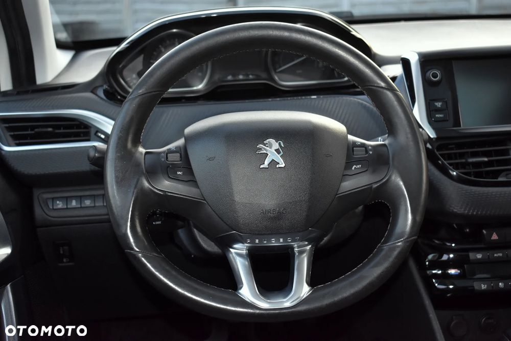 Peugeot 2008 BlueHDi 100 STOP & START Style - 28