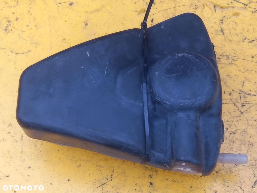 Zbiorniczek wyrównawczy płynu chłodzącego 2L John Deere 7280R - 5
