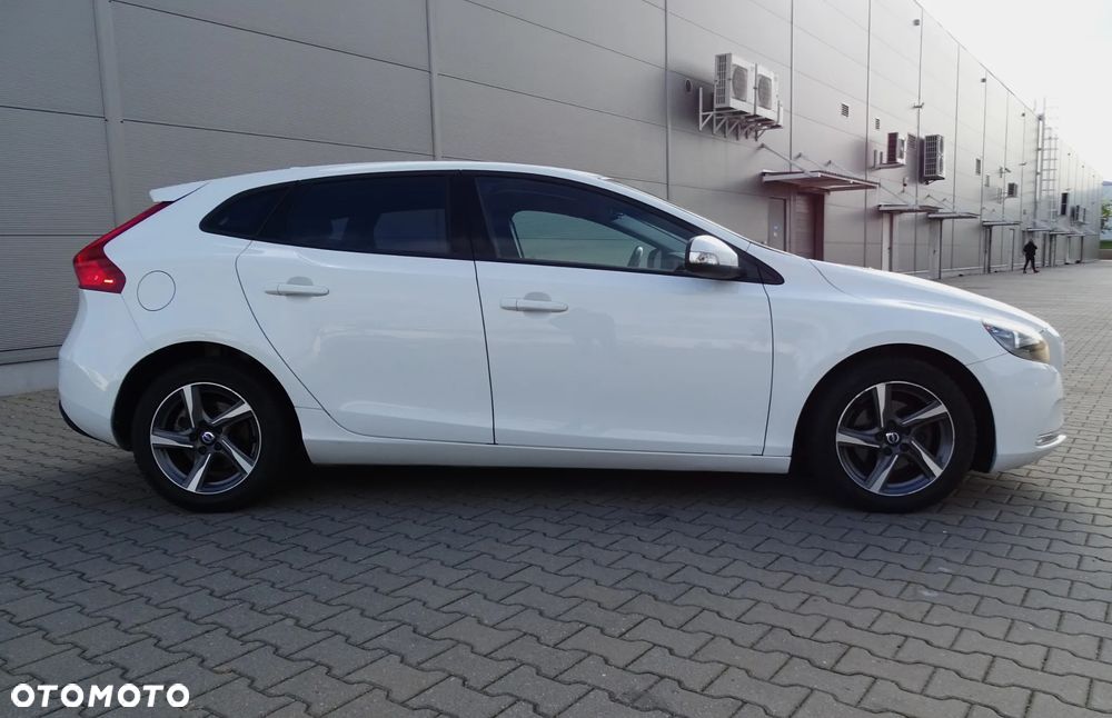 Volvo V40 D2 - 4