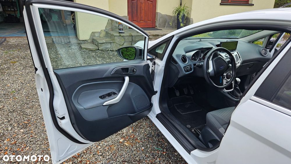 Ford Fiesta 1.6 TDCi Titanium - 16