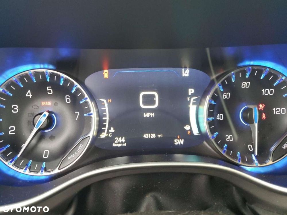 Chrysler Pacifica - 10