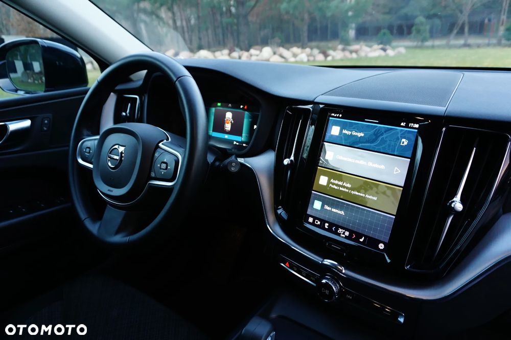 Volvo XC 60 B5 B AWD Momentum Pro - 27