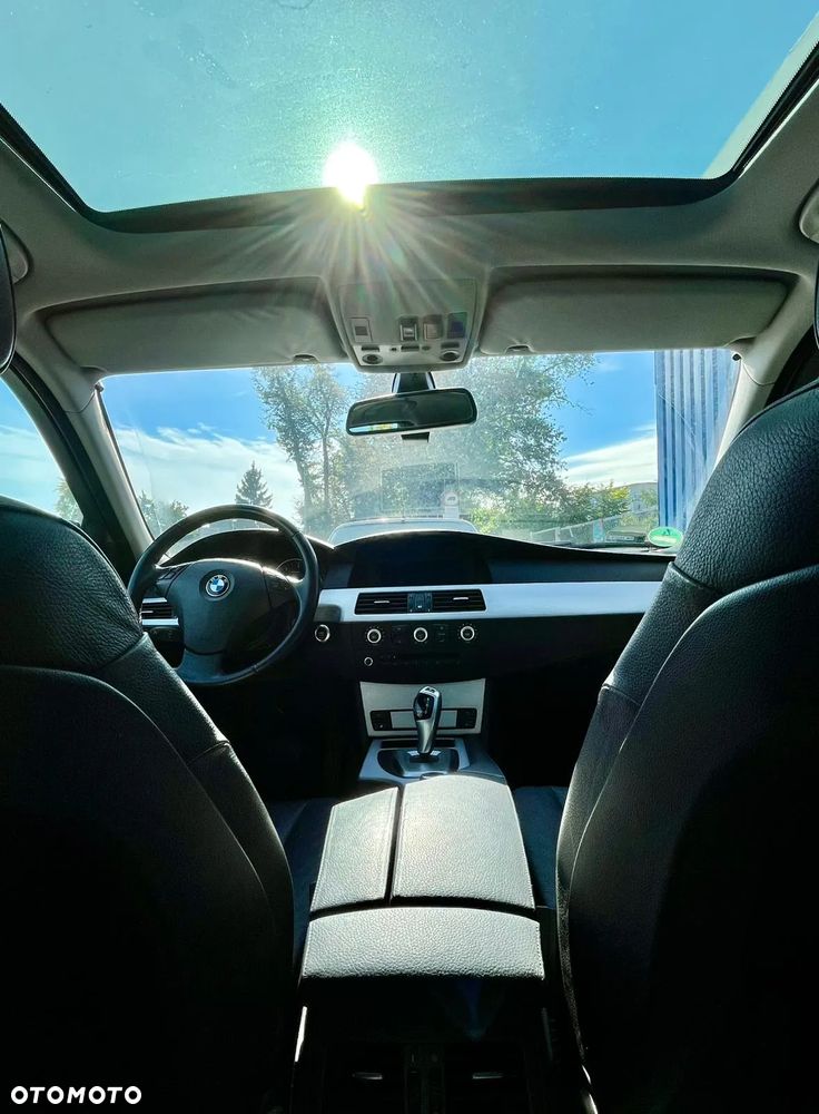 BMW Seria 5 525d - 13