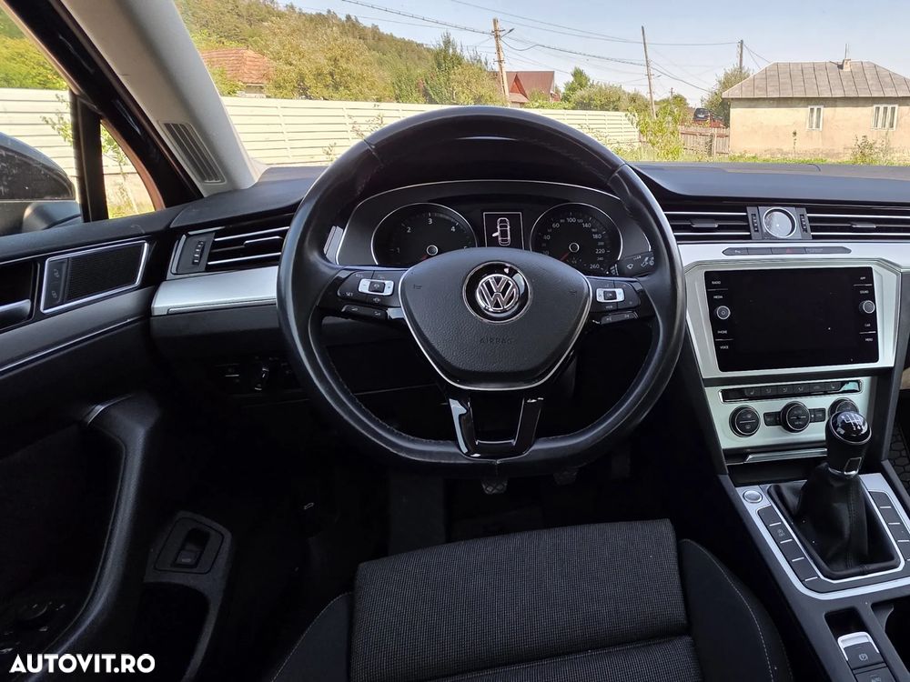 Volkswagen Passat 2.0 TDI Comfortline - 18
