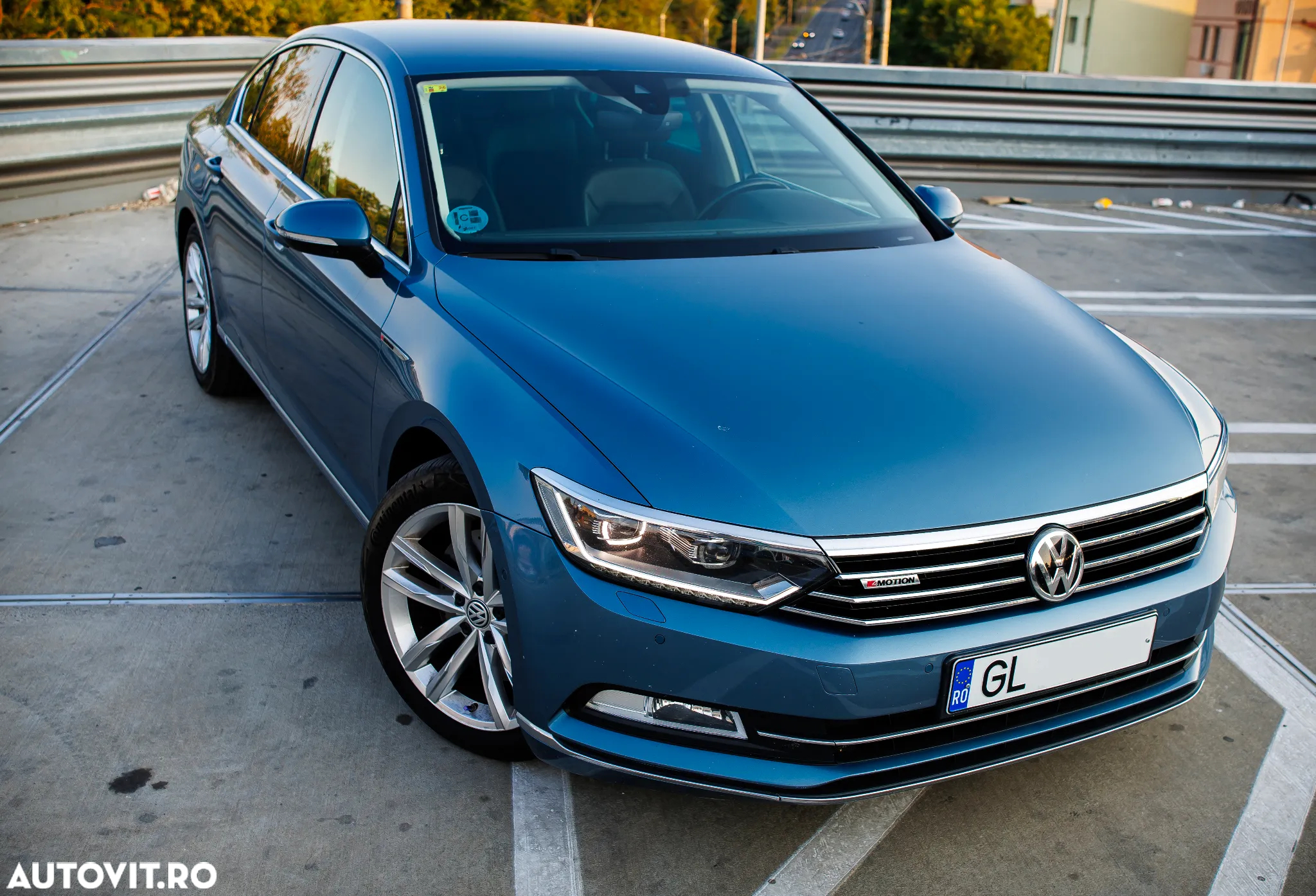 Volkswagen Passat Variant 2.0 TDI DSG 4Motion Highline - 2