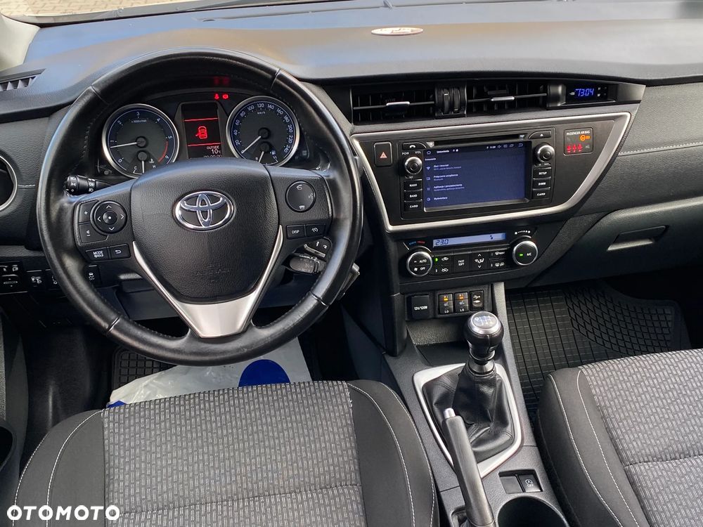 Toyota Auris 2.0 D-4D Executive - 33