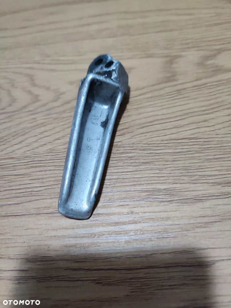 Podnóżek pasażera, lewy tył Suzuki GSX-R K1 K2 K3 - 3