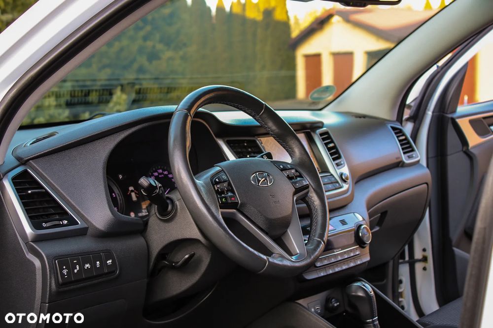 Hyundai Tucson 2.0 CRDI 4WD Automatik Premium - 27