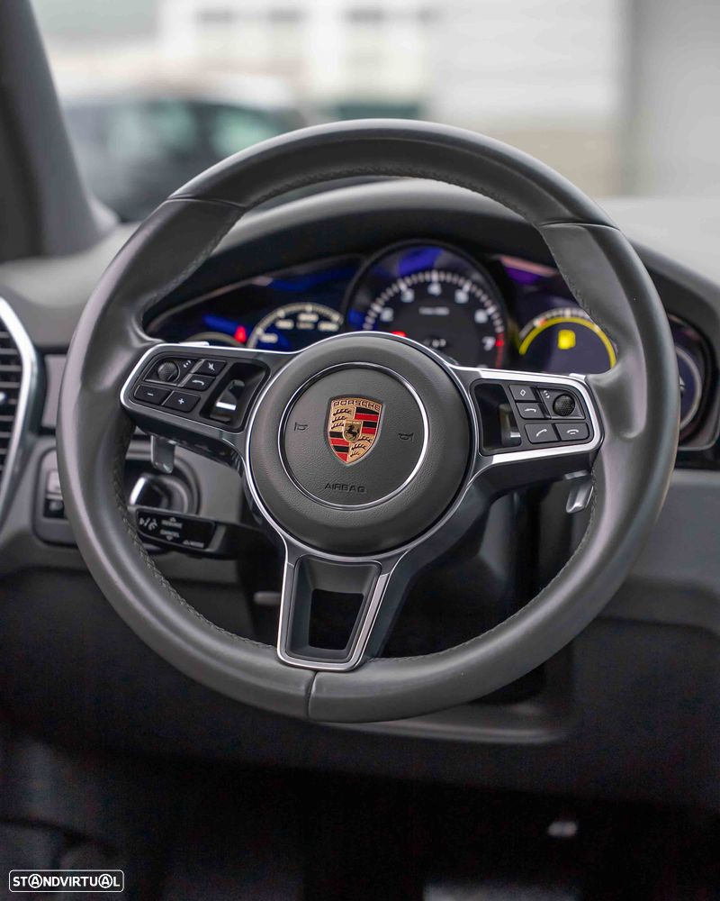 Porsche Cayenne Tiptronic S - 16