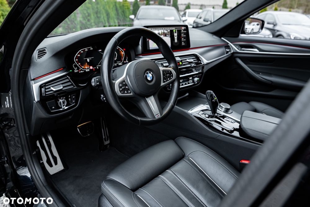 BMW Seria 5 520d M Sport - 16