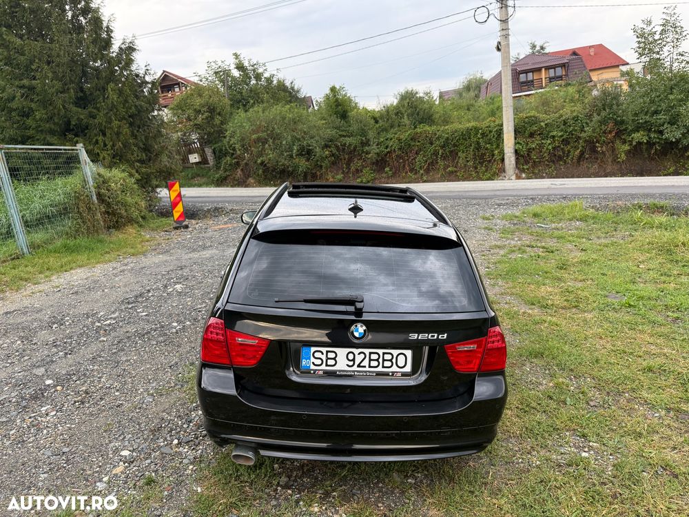 BMW Seria 3 320d xDrive DPF Touring Aut. - 8