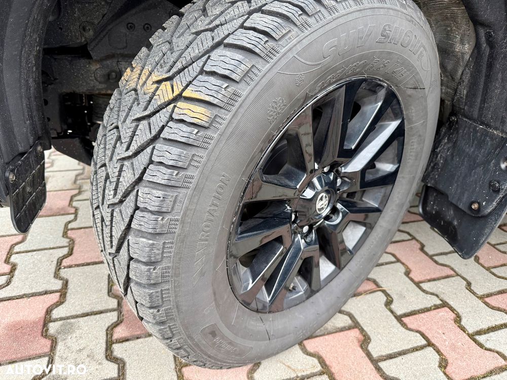 Toyota Land Cruiser 2.8l D-4D 204 CP A/T Luxury Black Matte Edition - 29