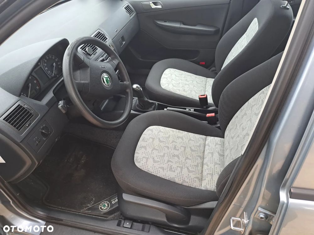 Skoda Fabia - 8