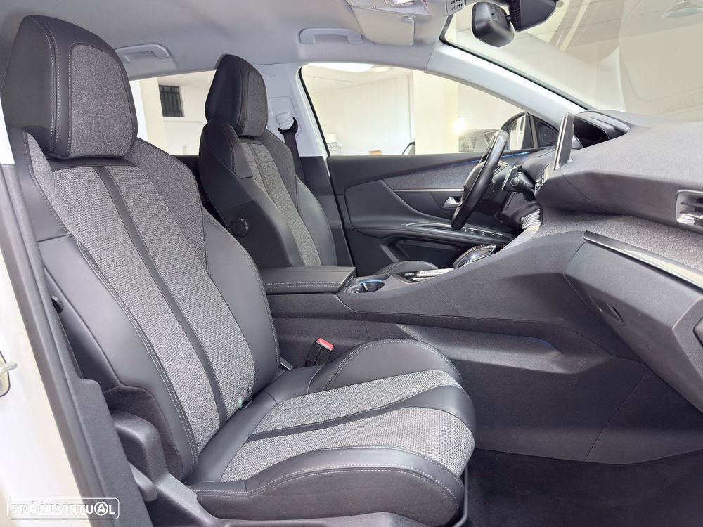 Peugeot 3008 PureTech 130 Stop & Start GPF EAT8 Allure - 6