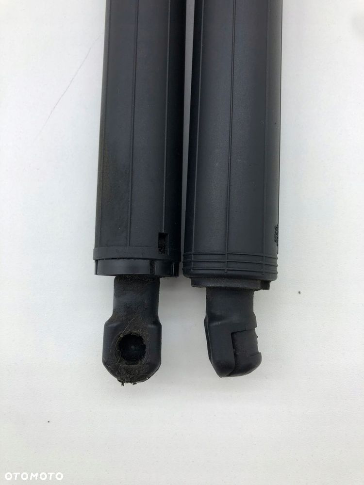 BMW X1 F48 SIŁOWNIKI KLAPY ELEKTRYCZNE KOMPLET 7481807 - 2