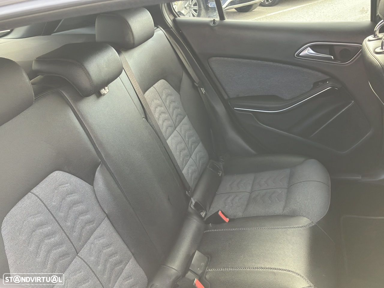 Mercedes-Benz GLA 180 CDi Urban Aut. - 17