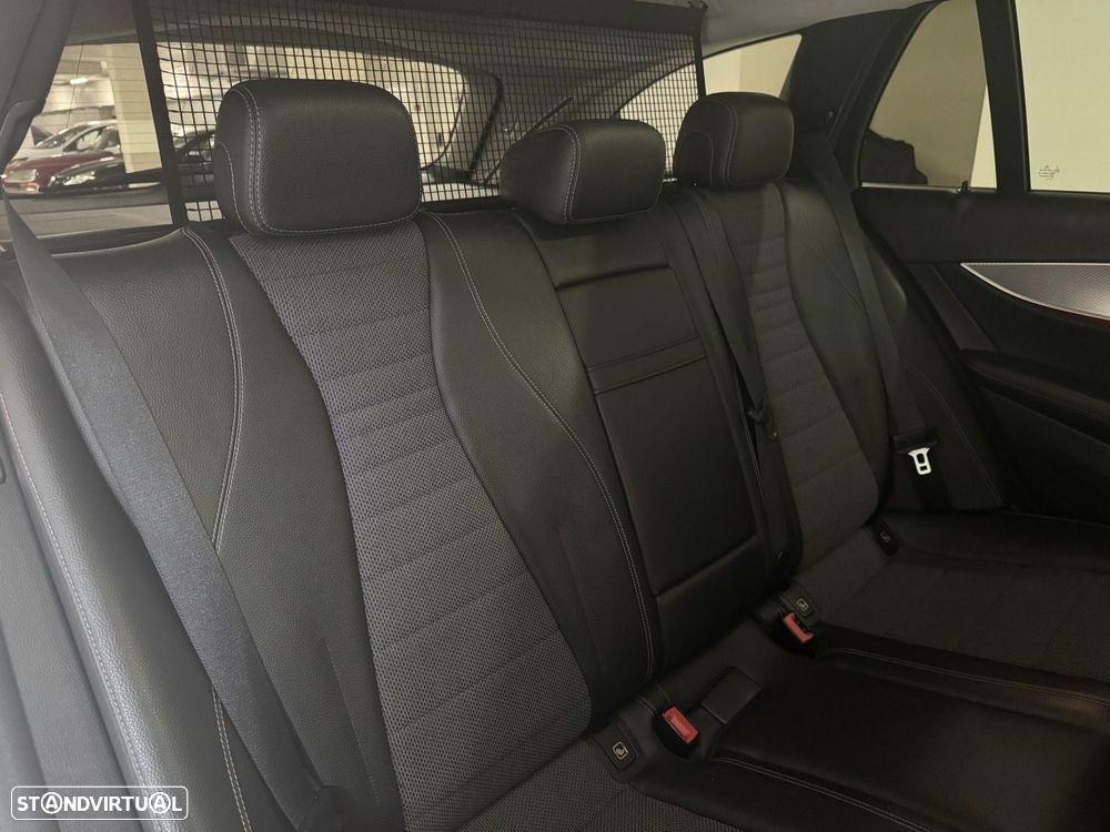 Mercedes-Benz E 220 d 4-Matic All Terrain Avantgarde + — fotografia 35