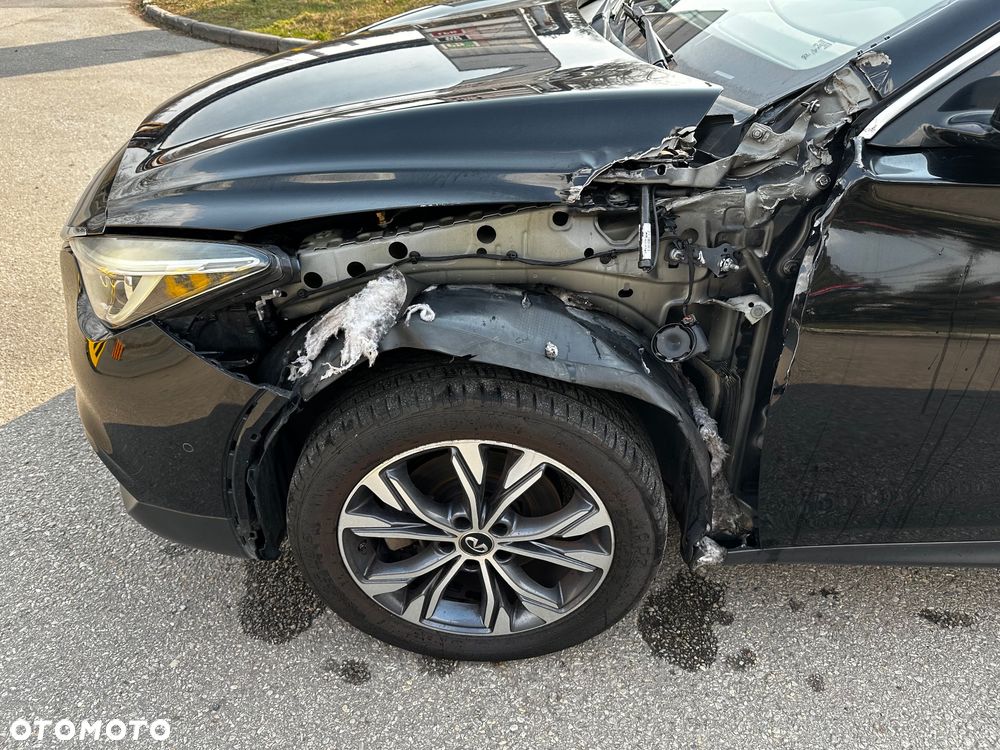 Infiniti QX30 - 22