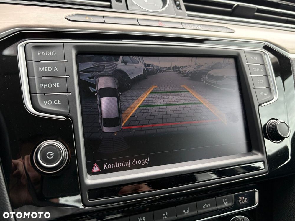 Volkswagen Passat 2.0 TDI Bi-Turbo BMT 4Mot Highline DSG - 29