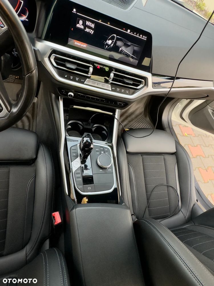 BMW Seria 3 318d Sport Line - 24