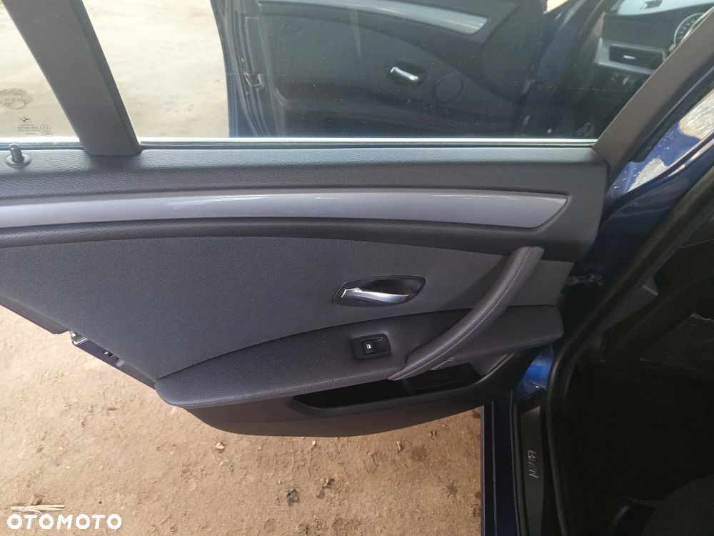 BMW Seria 5 520d - 15